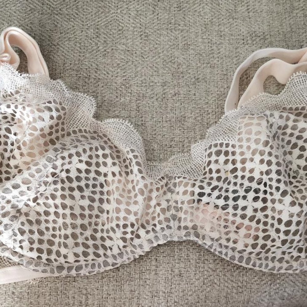 Victoria's Secret Very Sexy Scoop Neck Bra 36D NWT
